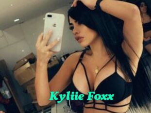 Kyliie_Foxx