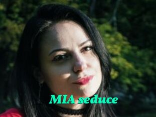 MIA_seduce