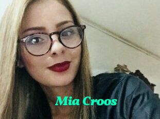 Mia_Croos